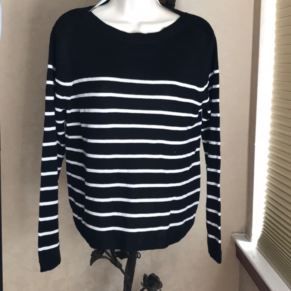 Ann Klein Black & White Striped Sweater